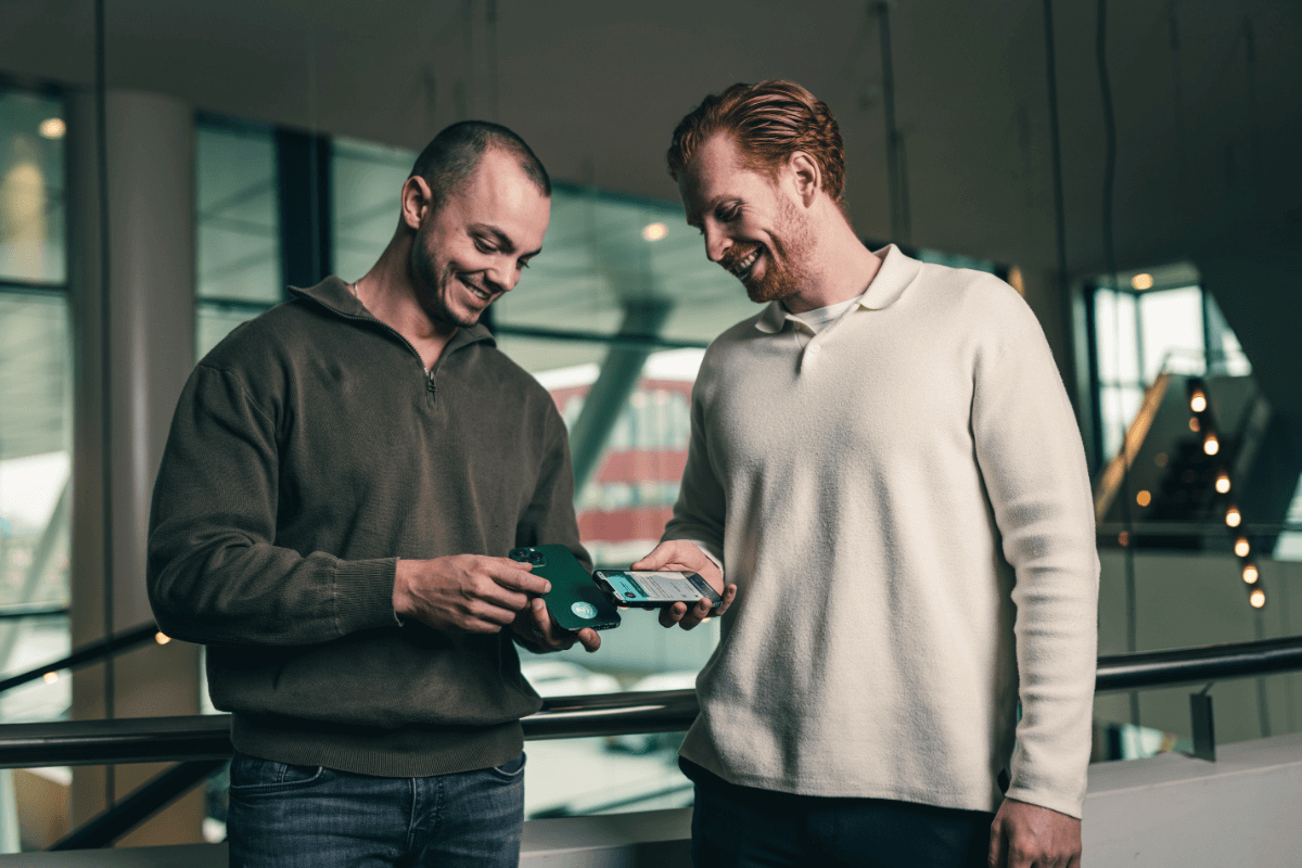 Kontaktandmete jagamine NFC-telefonikleebisega