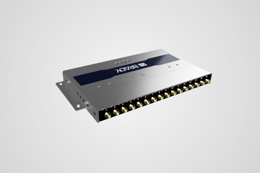 Brady FR22 UHF RFID-multiplekseri komplekt, 16 porti, LTE (EL)